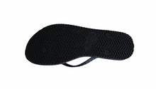 Load image into Gallery viewer, Thongs - Slender fit - Black